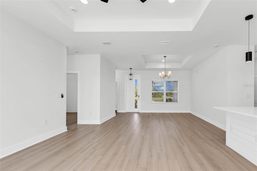 For Sale: $399,000 (4 beds, 2 baths, 1681 Square Feet)