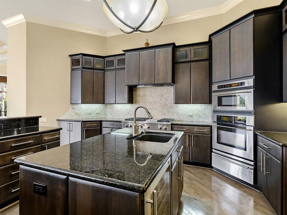 En Venta: $1,749,000 (4 camas, 3 baños, 3887 Pies cuadrados)