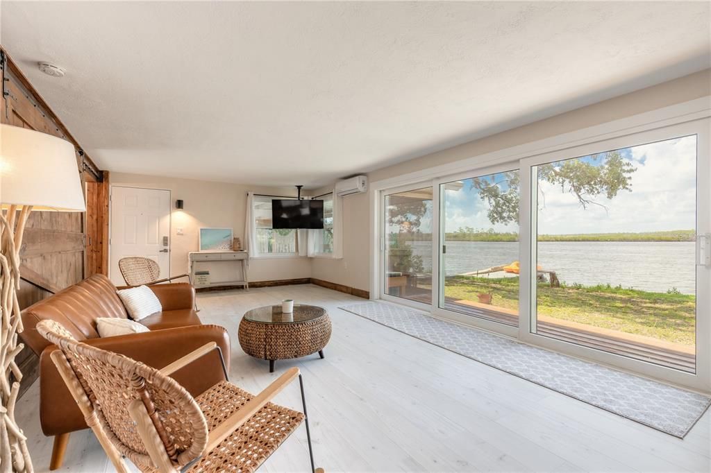 For Sale: $550,000 (1 beds, 1 baths, 1082 Square Feet)