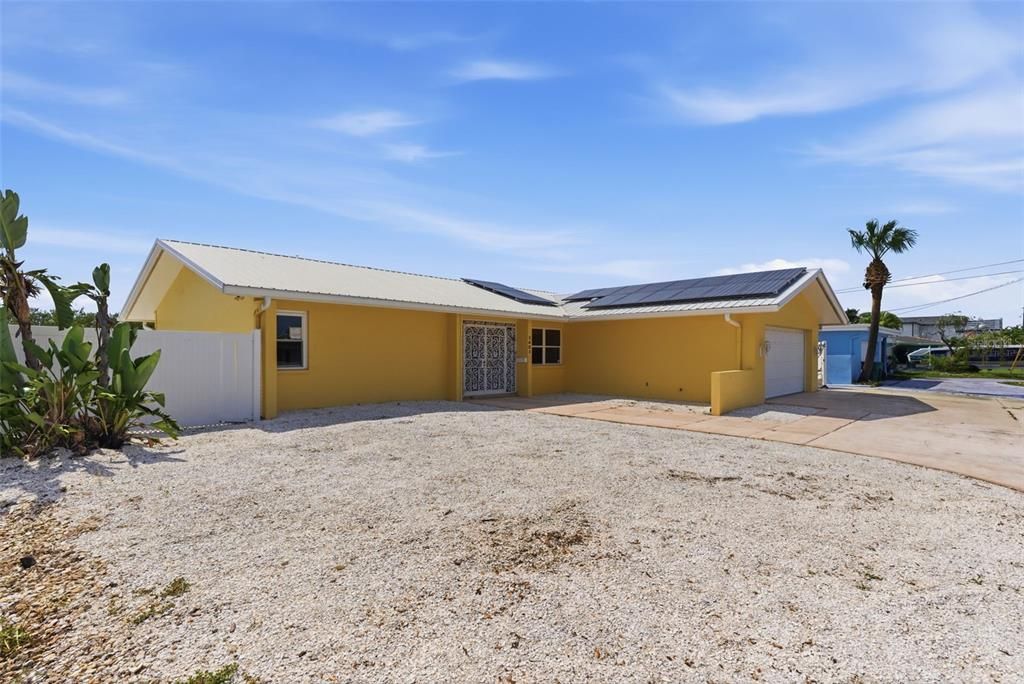 For Sale: $825,000 (2 beds, 2 baths, 1653 Square Feet)
