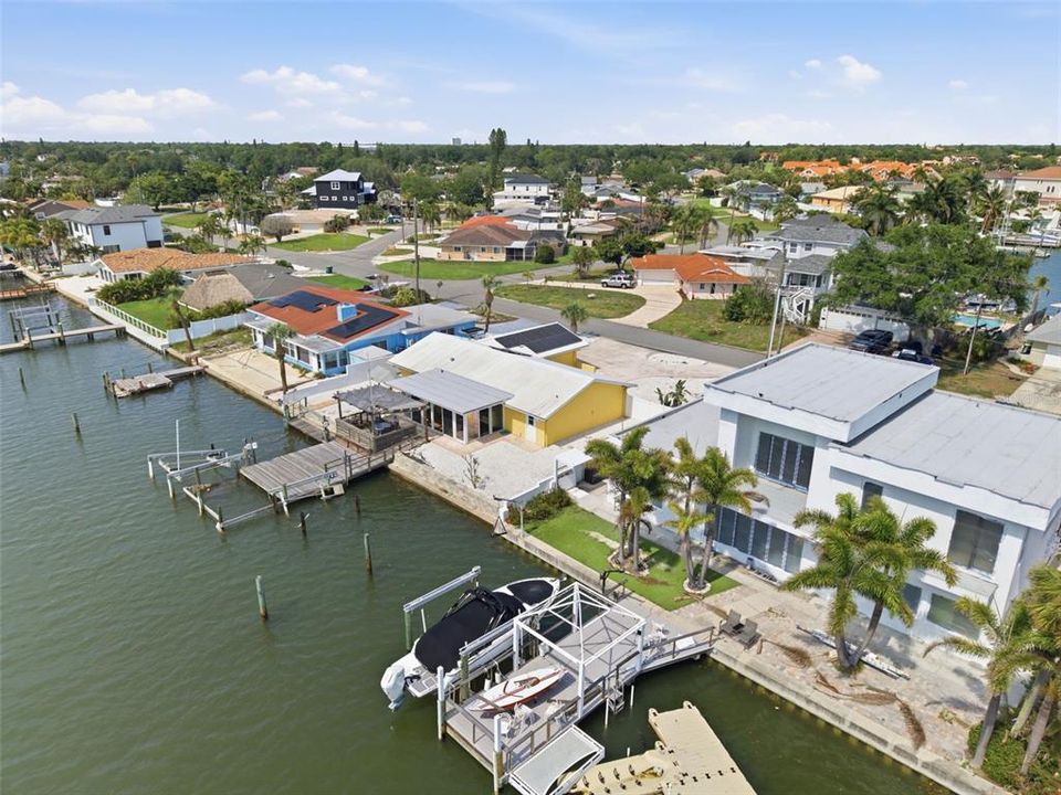 For Sale: $825,000 (2 beds, 2 baths, 1653 Square Feet)