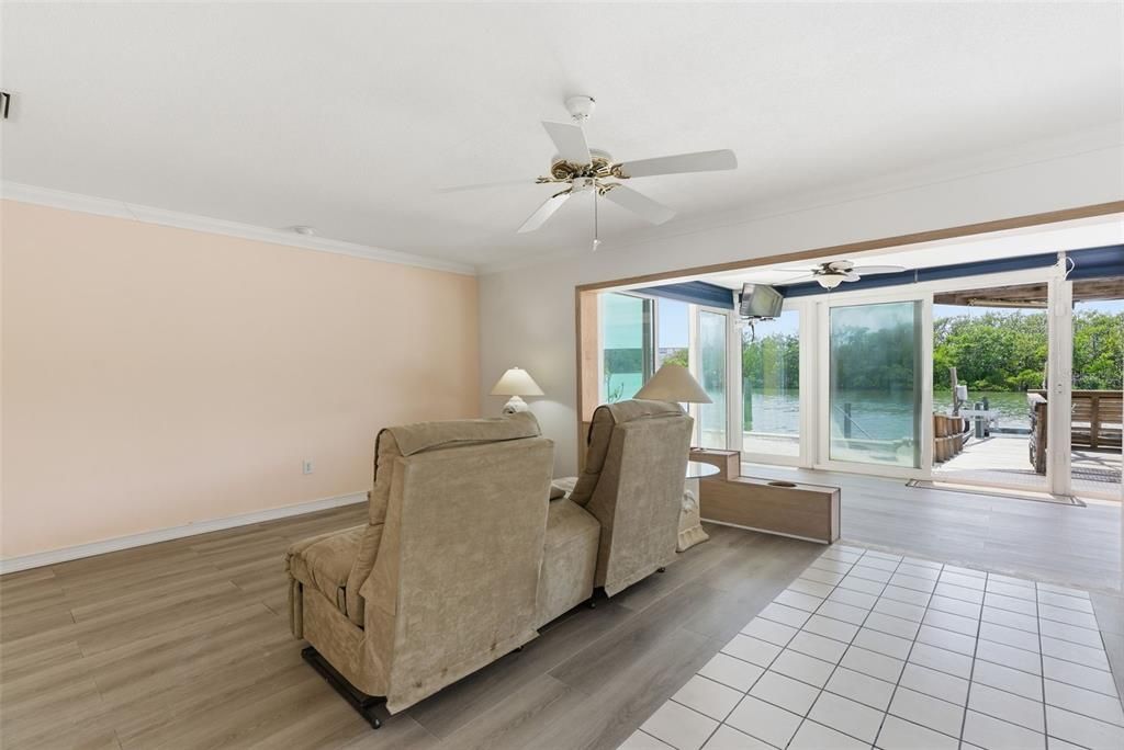 For Sale: $825,000 (2 beds, 2 baths, 1653 Square Feet)