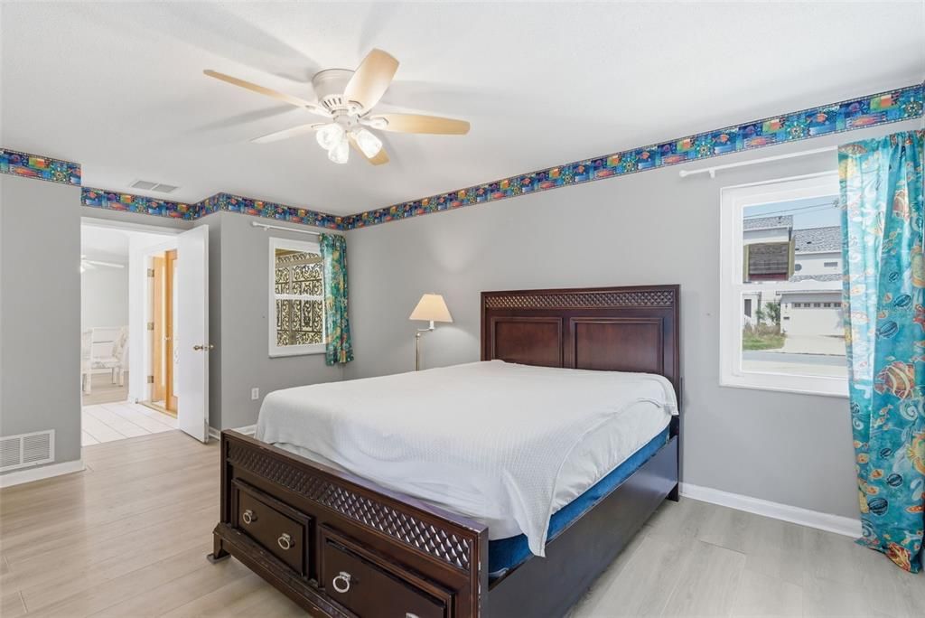 For Sale: $825,000 (2 beds, 2 baths, 1653 Square Feet)