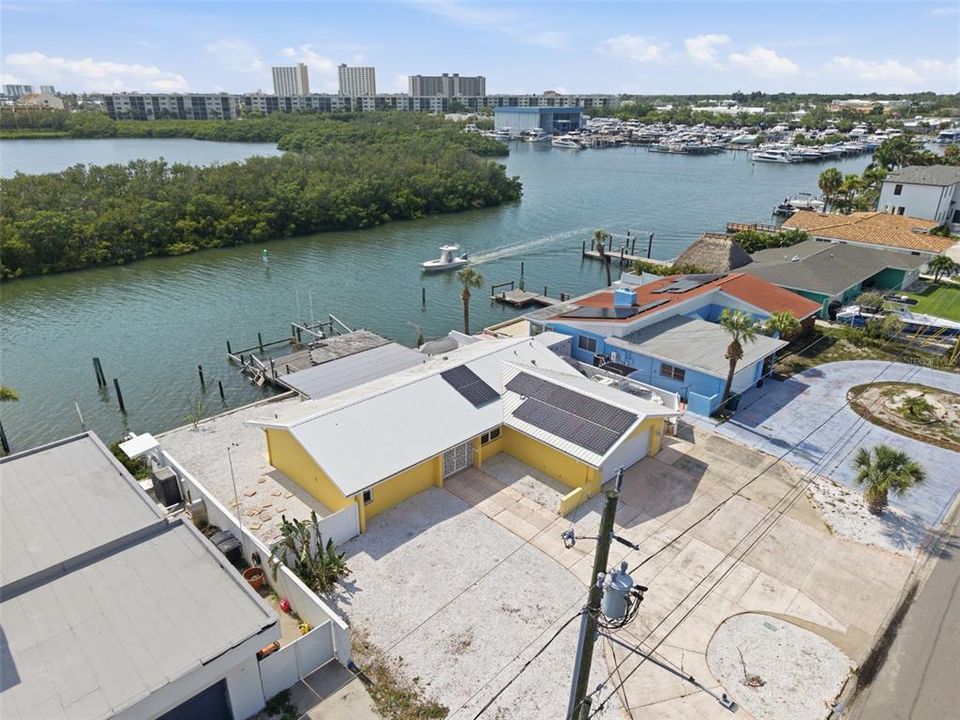 For Sale: $825,000 (2 beds, 2 baths, 1653 Square Feet)