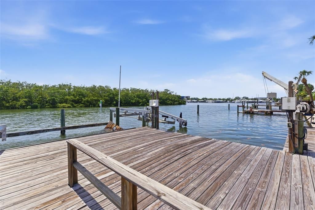 For Sale: $825,000 (2 beds, 2 baths, 1653 Square Feet)