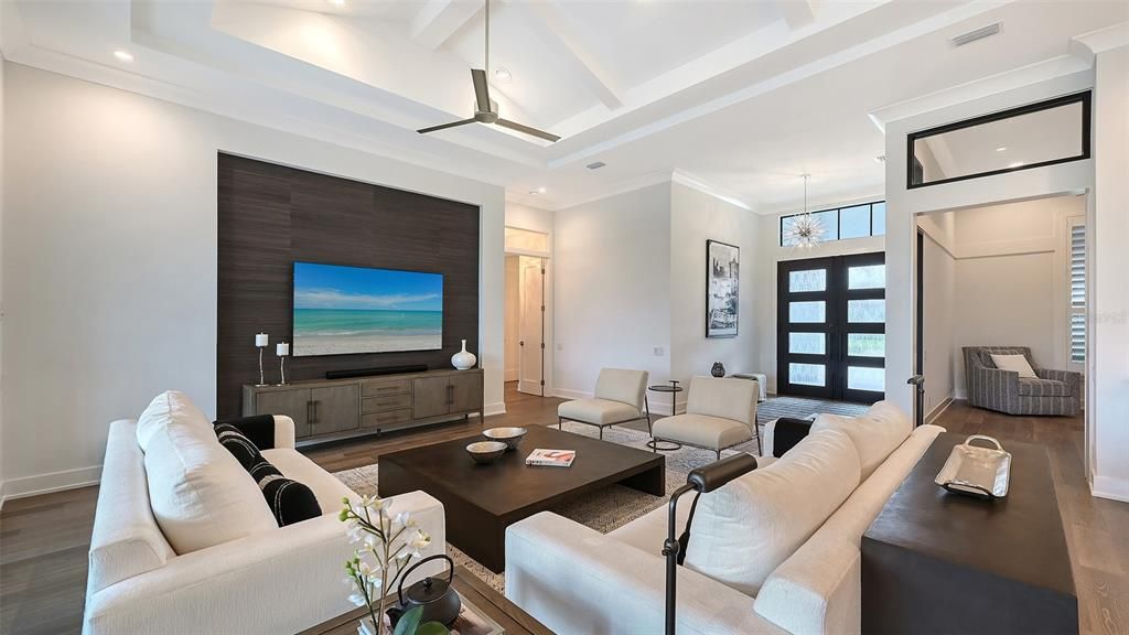Activo con contrato: $2,150,000 (3 camas, 3 baños, 3216 Pies cuadrados)