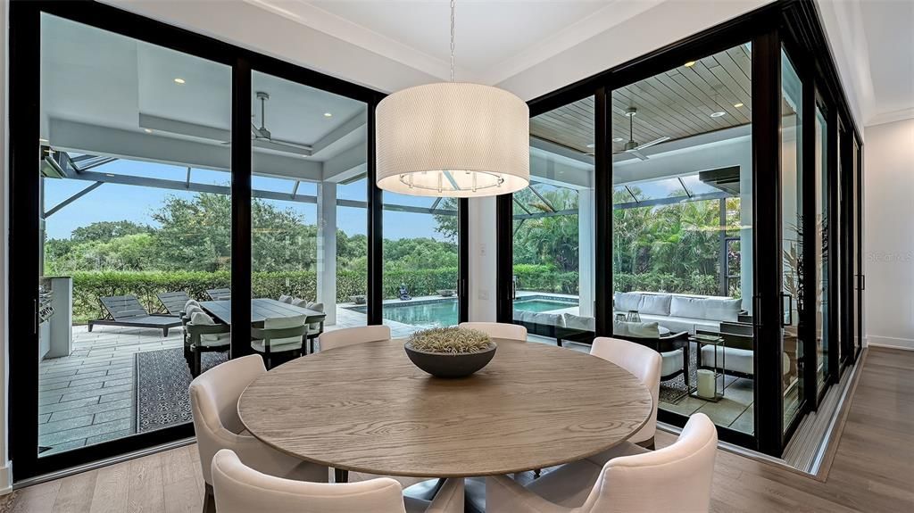 Activo con contrato: $2,150,000 (3 camas, 3 baños, 3216 Pies cuadrados)