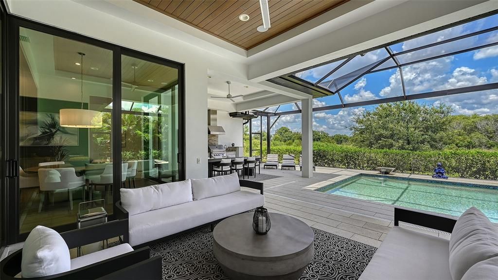 Activo con contrato: $2,150,000 (3 camas, 3 baños, 3216 Pies cuadrados)