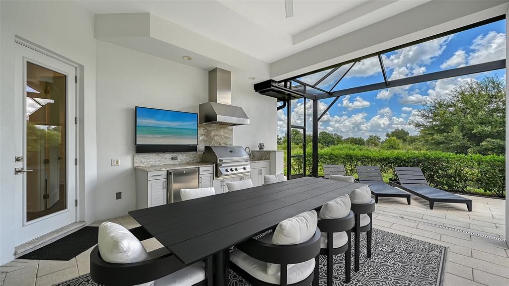 Activo con contrato: $2,150,000 (3 camas, 3 baños, 3216 Pies cuadrados)