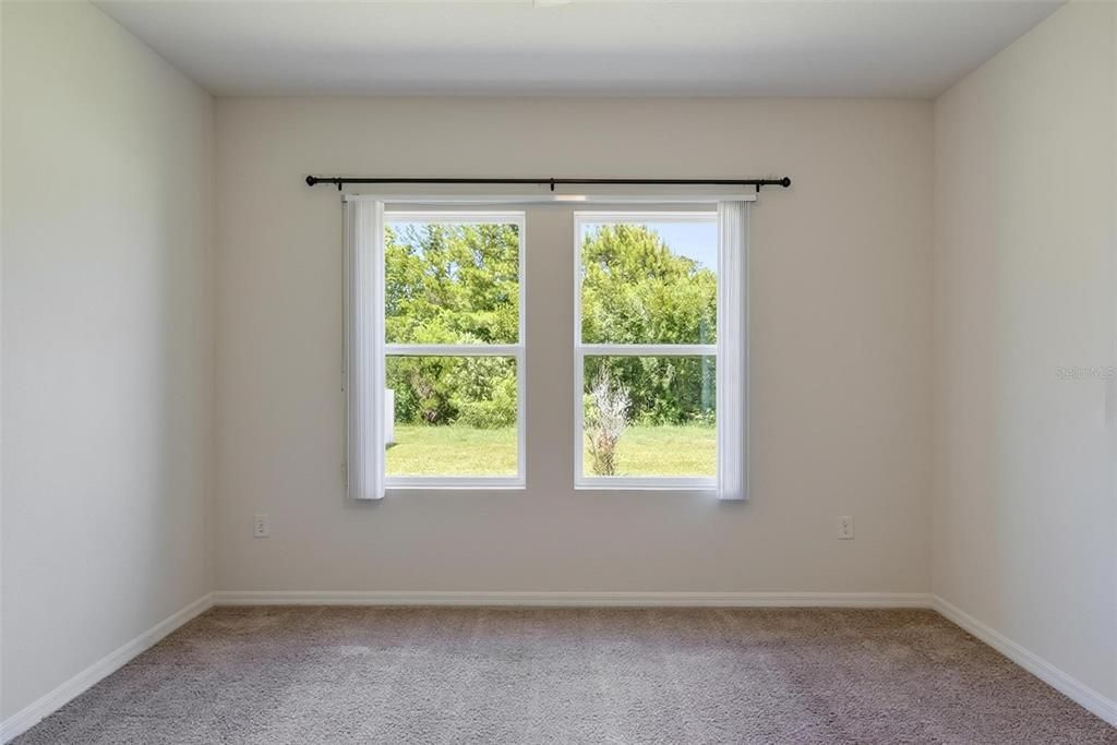 На продажу: $365,000 (4 спален, 2 ванн, 1825 Квадратных фут)