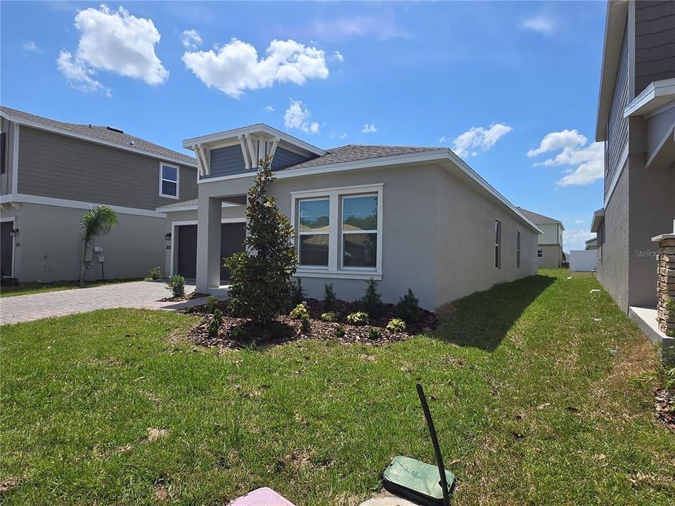 Под контрактом: $2,400 (4 спален, 2 ванн, 1936 Квадратных фут)