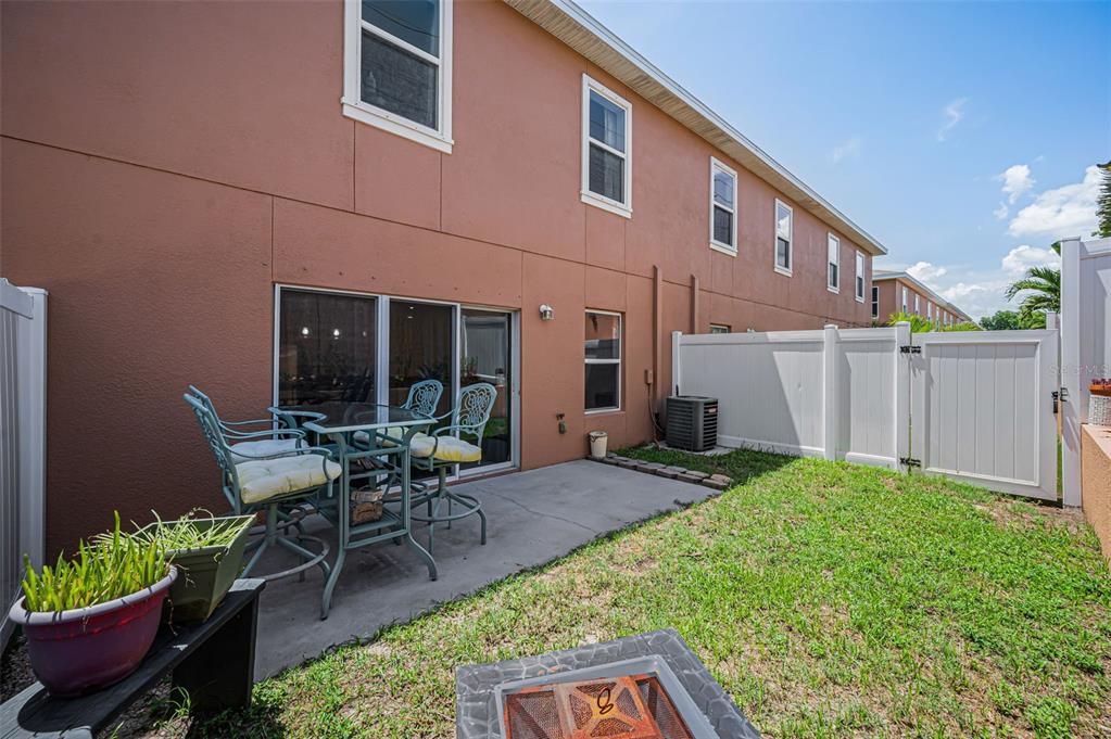 Activo con contrato: $285,000 (3 camas, 2 baños, 1602 Pies cuadrados)