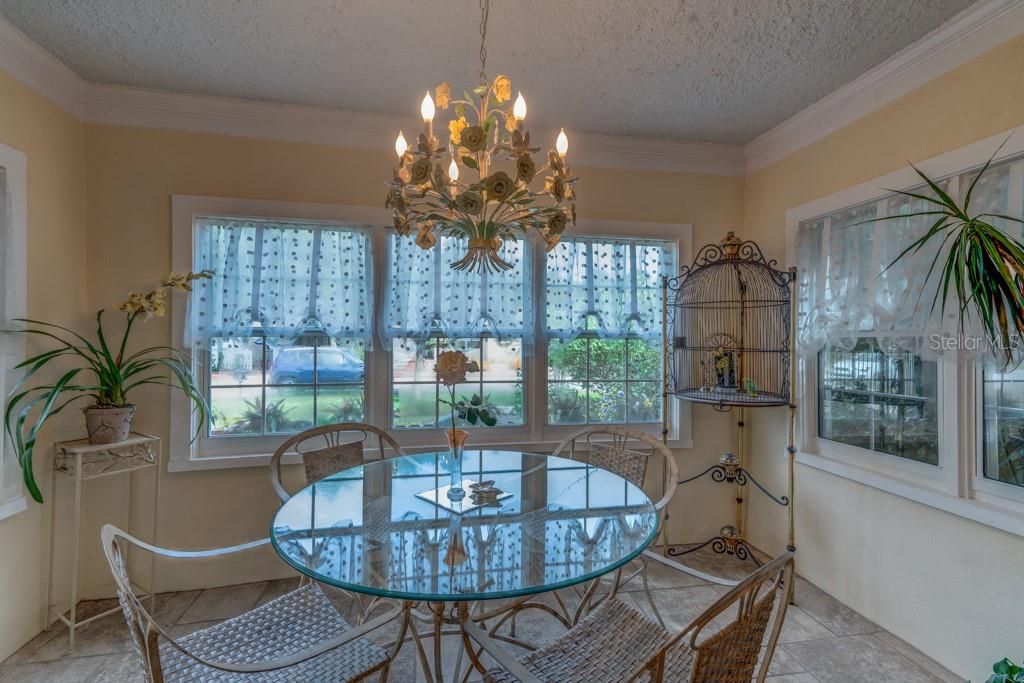 For Rent: $3,500 (2 beds, 2 baths, 1200 Square Feet)