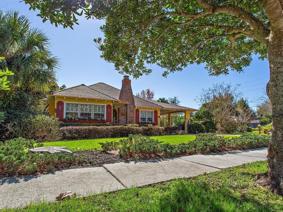 For Rent: $3,500 (2 beds, 2 baths, 1200 Square Feet)