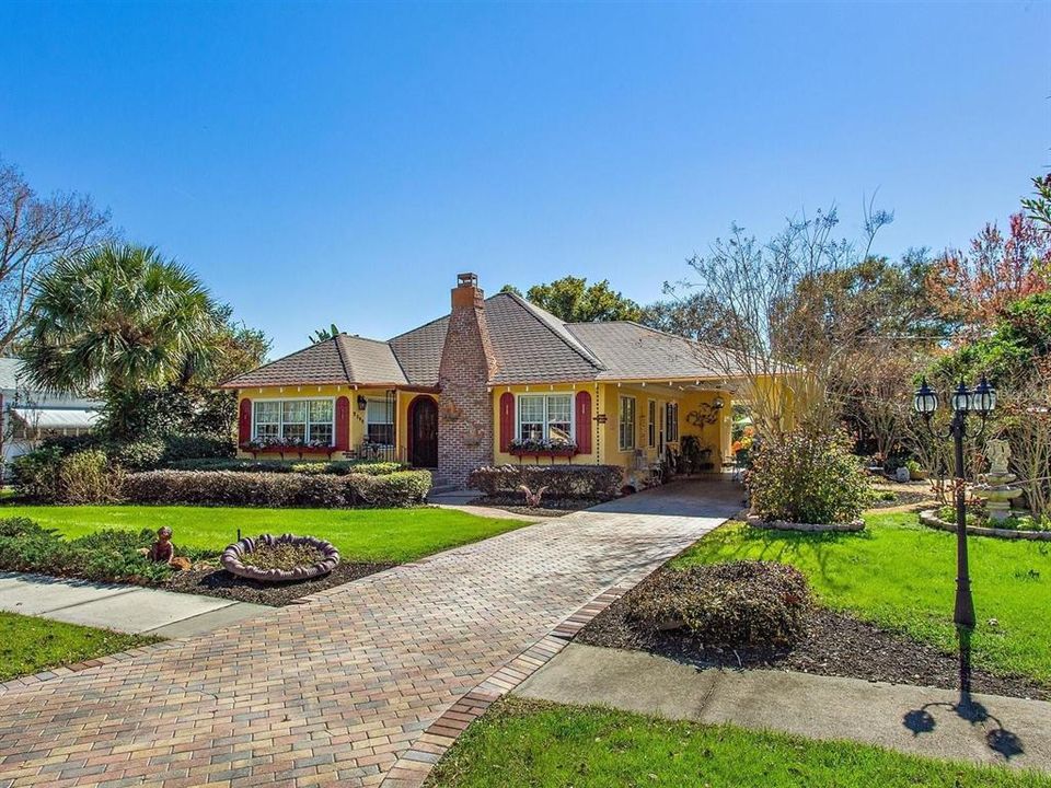 For Rent: $3,500 (2 beds, 2 baths, 1200 Square Feet)
