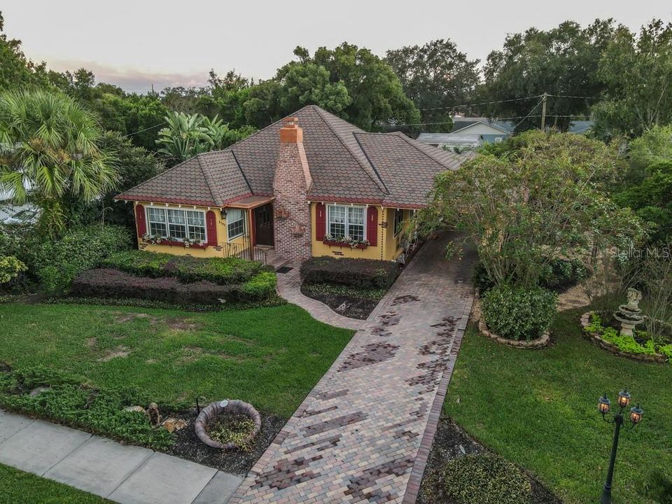 For Rent: $3,500 (2 beds, 2 baths, 1200 Square Feet)
