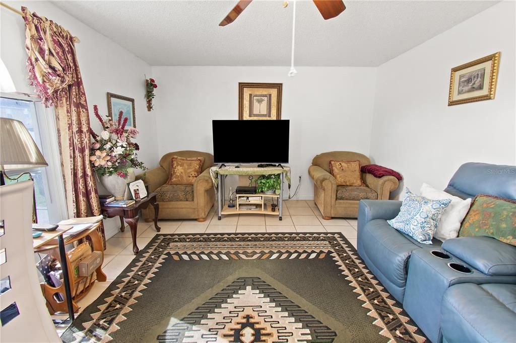 For Sale: $310,000 (5 beds, 3 baths, 2093 Square Feet)