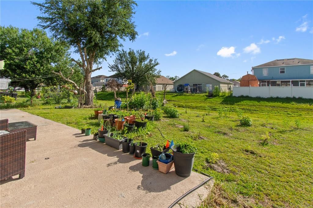 For Sale: $310,000 (5 beds, 3 baths, 2093 Square Feet)