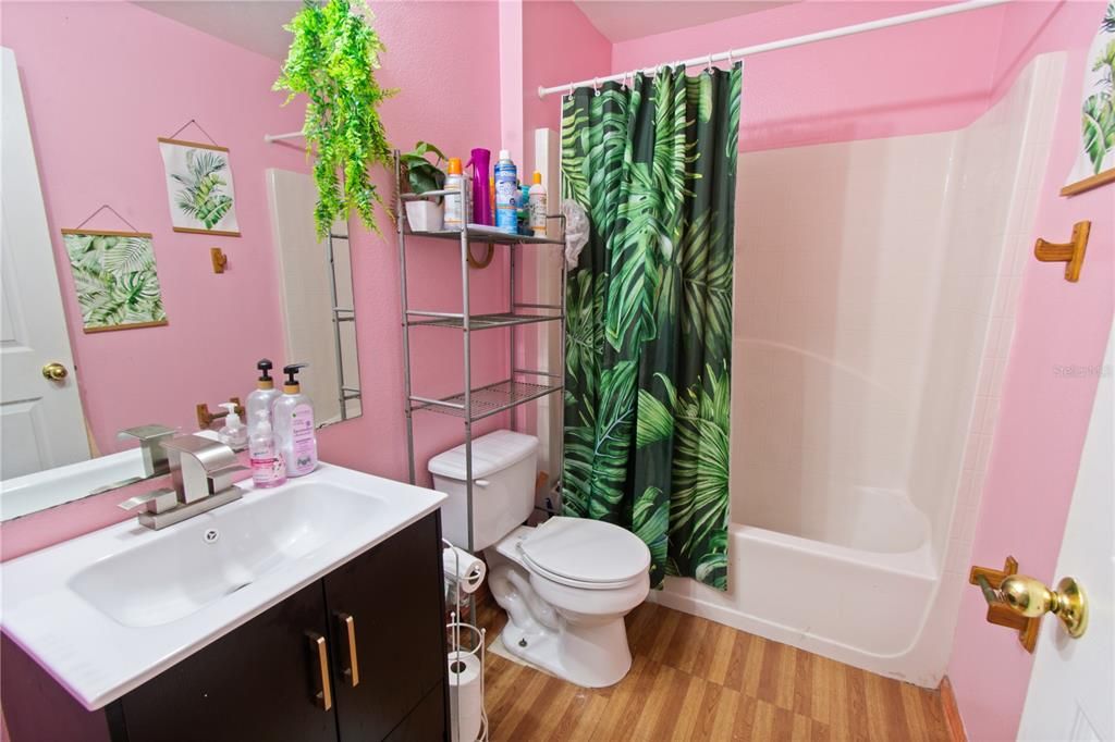 For Sale: $310,000 (5 beds, 3 baths, 2093 Square Feet)