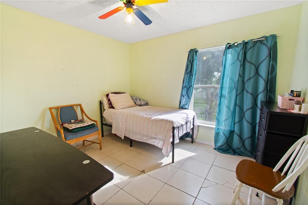 For Sale: $310,000 (5 beds, 3 baths, 2093 Square Feet)