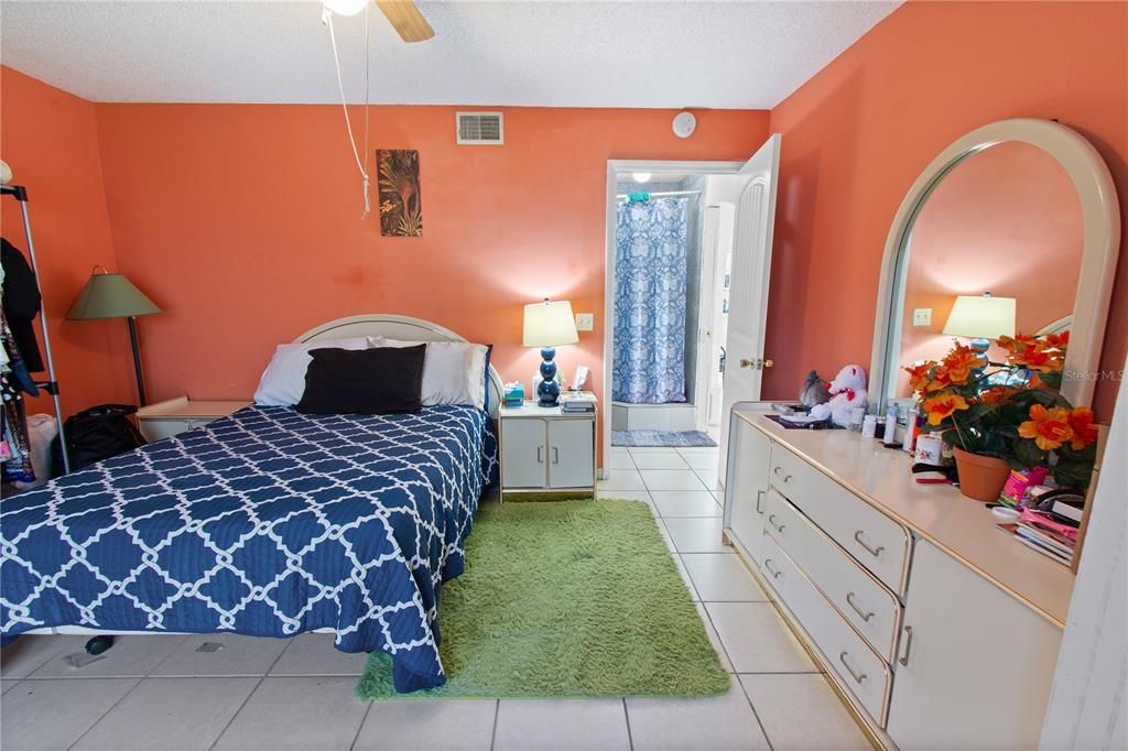 For Sale: $310,000 (5 beds, 3 baths, 2093 Square Feet)