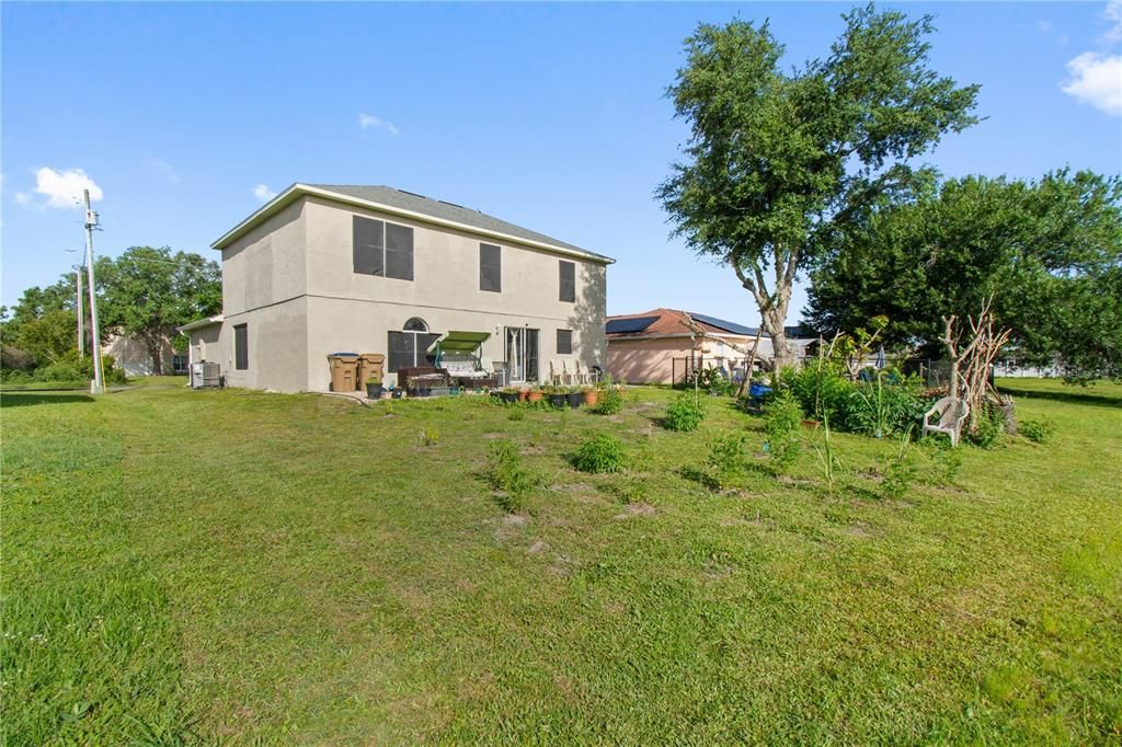 For Sale: $310,000 (5 beds, 3 baths, 2093 Square Feet)