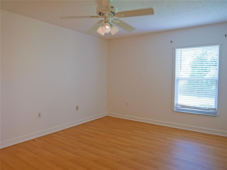 For Sale: $224,900 (3 beds, 2 baths, 1025 Square Feet)