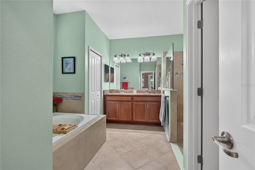 En Venta: $415,000 (3 camas, 2 baños, 1860 Pies cuadrados)