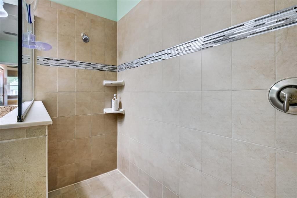 En Venta: $415,000 (3 camas, 2 baños, 1860 Pies cuadrados)