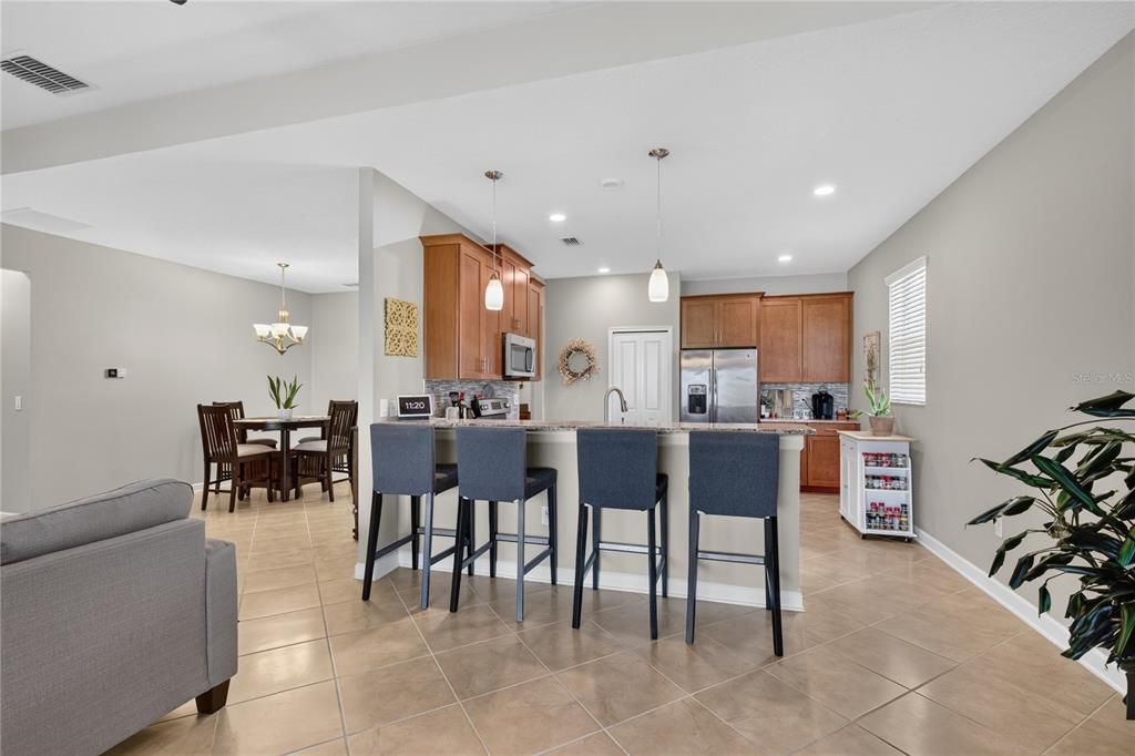 En Venta: $415,000 (3 camas, 2 baños, 1860 Pies cuadrados)
