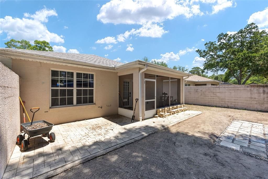 Activo con contrato: $218,000 (2 camas, 2 baños, 1376 Pies cuadrados)