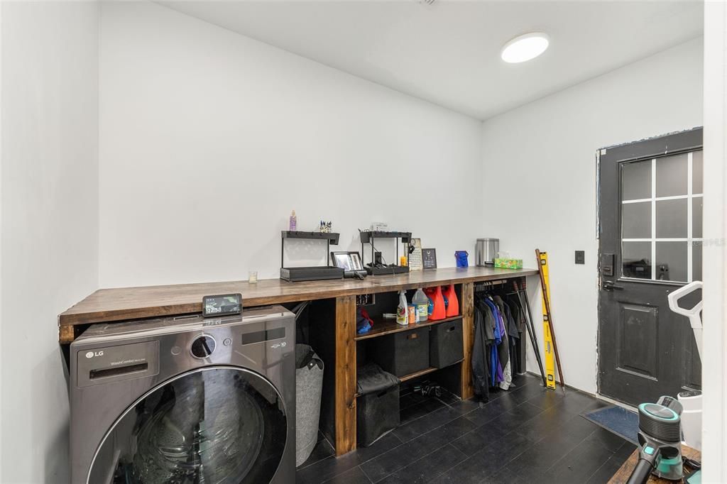 Activo con contrato: $218,000 (2 camas, 2 baños, 1376 Pies cuadrados)