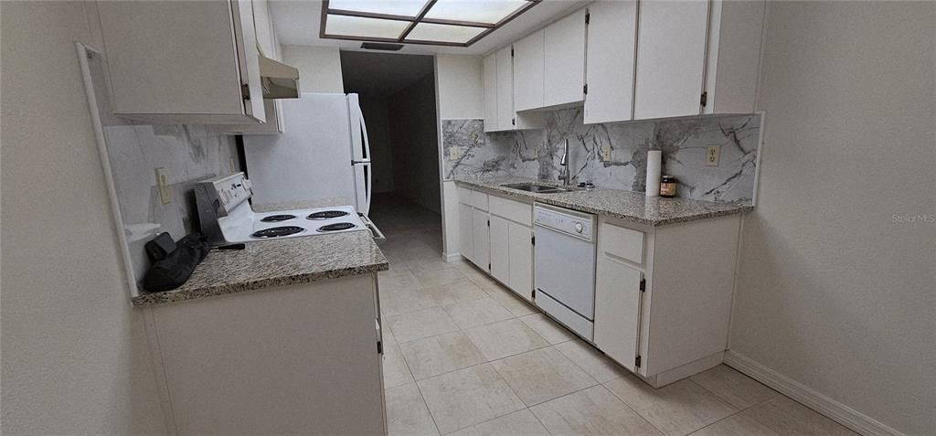 For Rent: $1,499 (1 beds, 1 baths, 846 Square Feet)