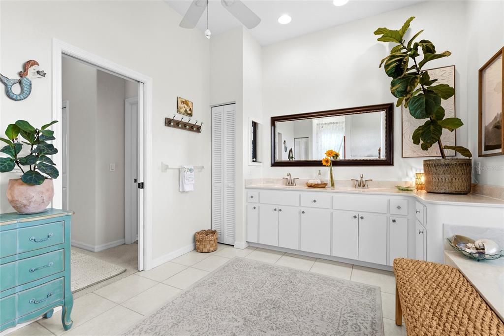 Active With Contract: $760,000 (3 beds, 2 baths, 2468 Square Feet)