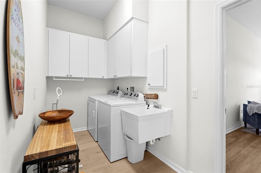 Active With Contract: $760,000 (3 beds, 2 baths, 2468 Square Feet)