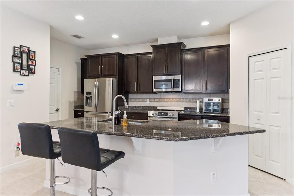 For Sale: $346,000 (3 beds, 2 baths, 1714 Square Feet)