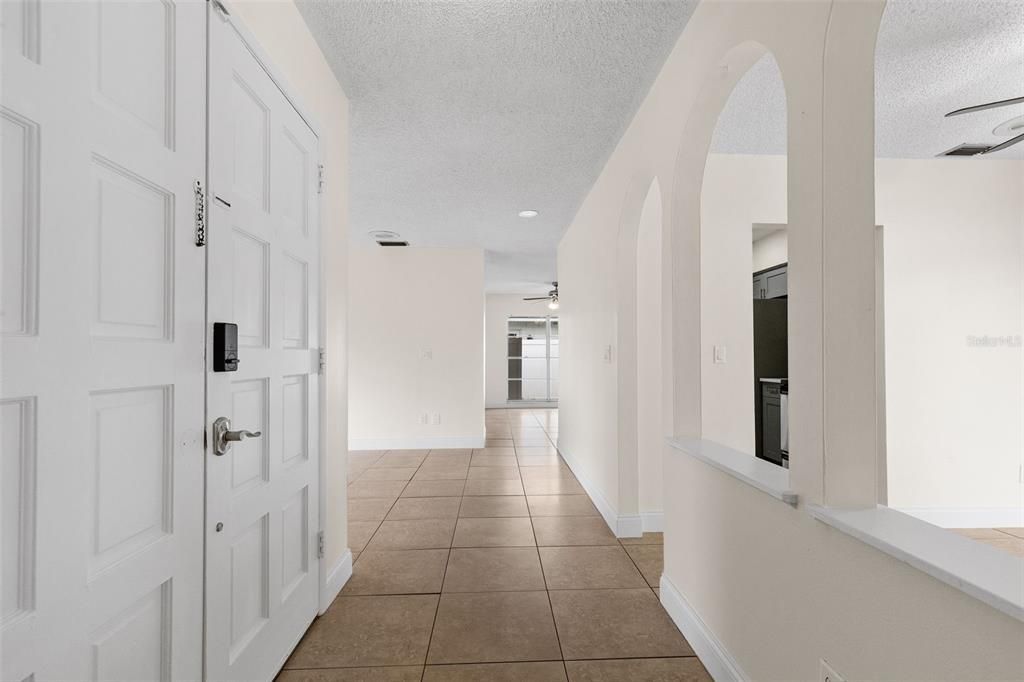En Venta: $480,000 (4 camas, 2 baños, 1480 Pies cuadrados)