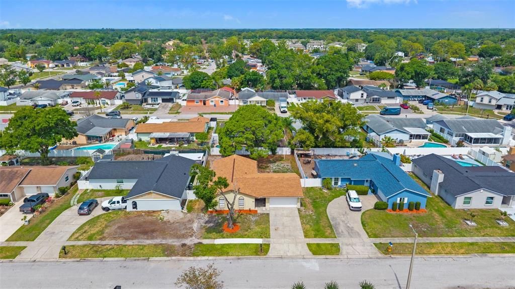 En Venta: $480,000 (4 camas, 2 baños, 1480 Pies cuadrados)