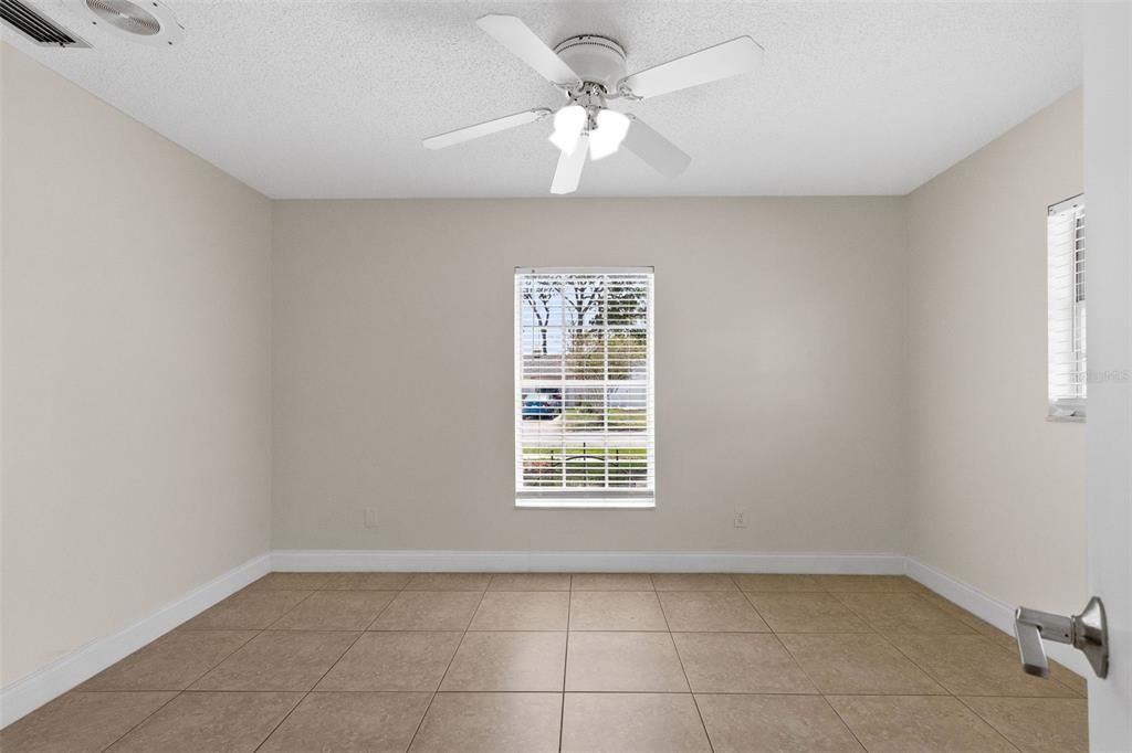 En Venta: $480,000 (4 camas, 2 baños, 1480 Pies cuadrados)