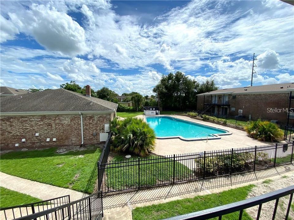 For Sale: $120,000 (1 beds, 1 baths, 546 Square Feet)