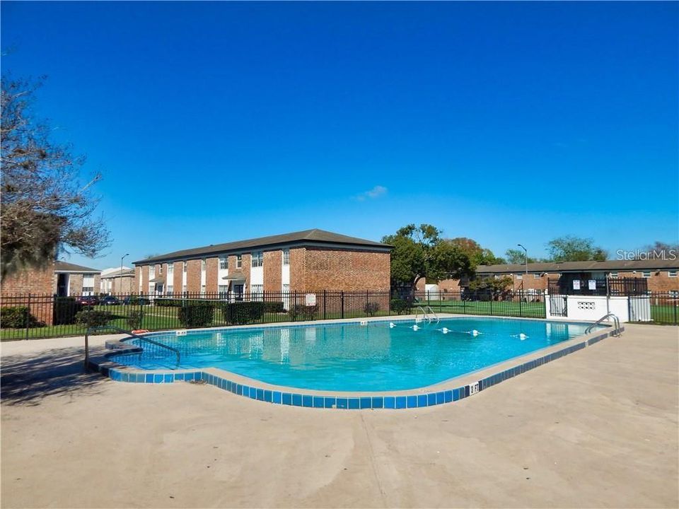 For Sale: $120,000 (1 beds, 1 baths, 546 Square Feet)