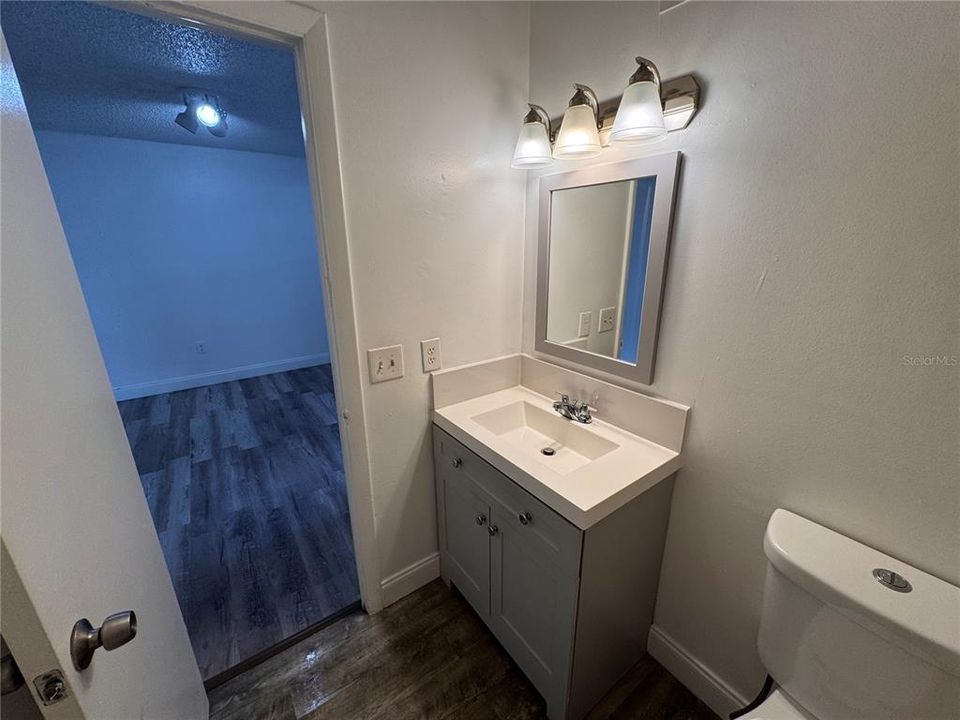 For Sale: $120,000 (1 beds, 1 baths, 546 Square Feet)