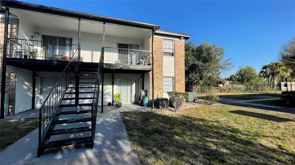 For Sale: $120,000 (1 beds, 1 baths, 546 Square Feet)