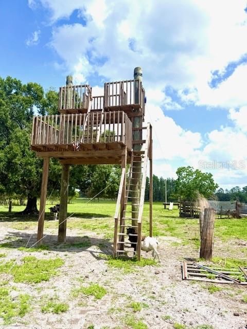 En Venta: $825,000 (11.00 acres)