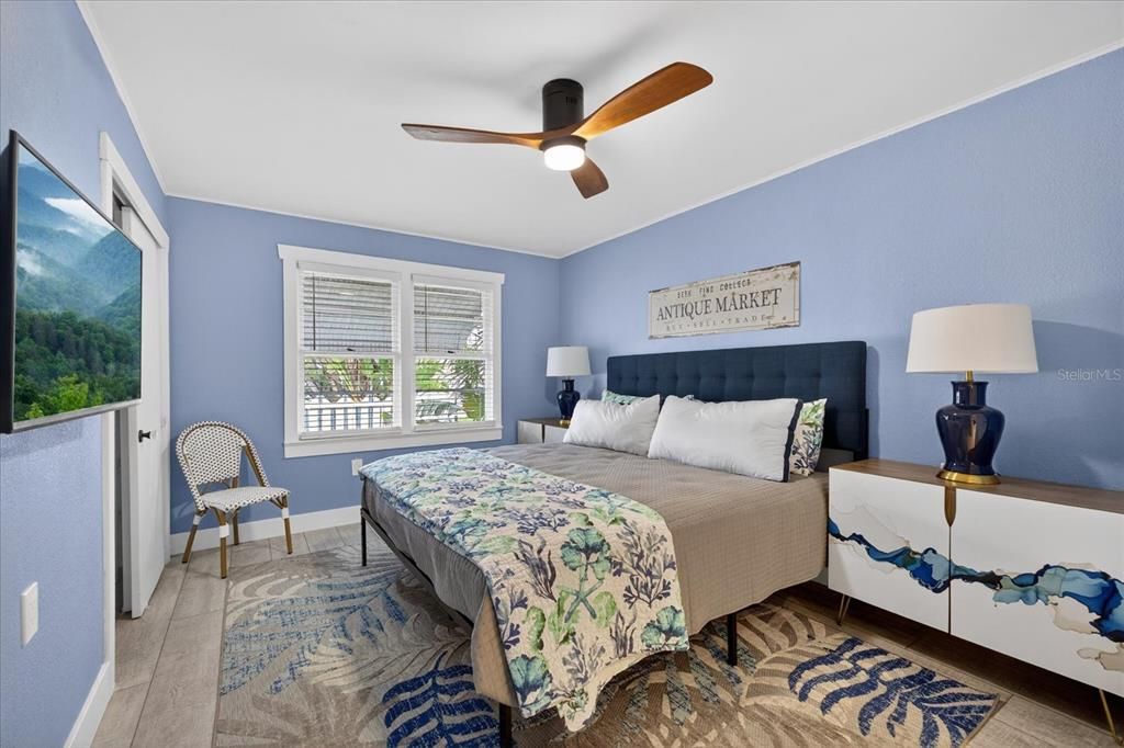 For Sale: $550,000 (2 beds, 2 baths, 1156 Square Feet)