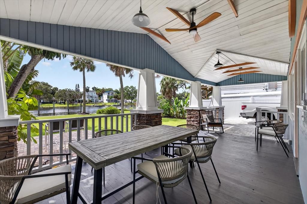For Sale: $550,000 (2 beds, 2 baths, 1156 Square Feet)