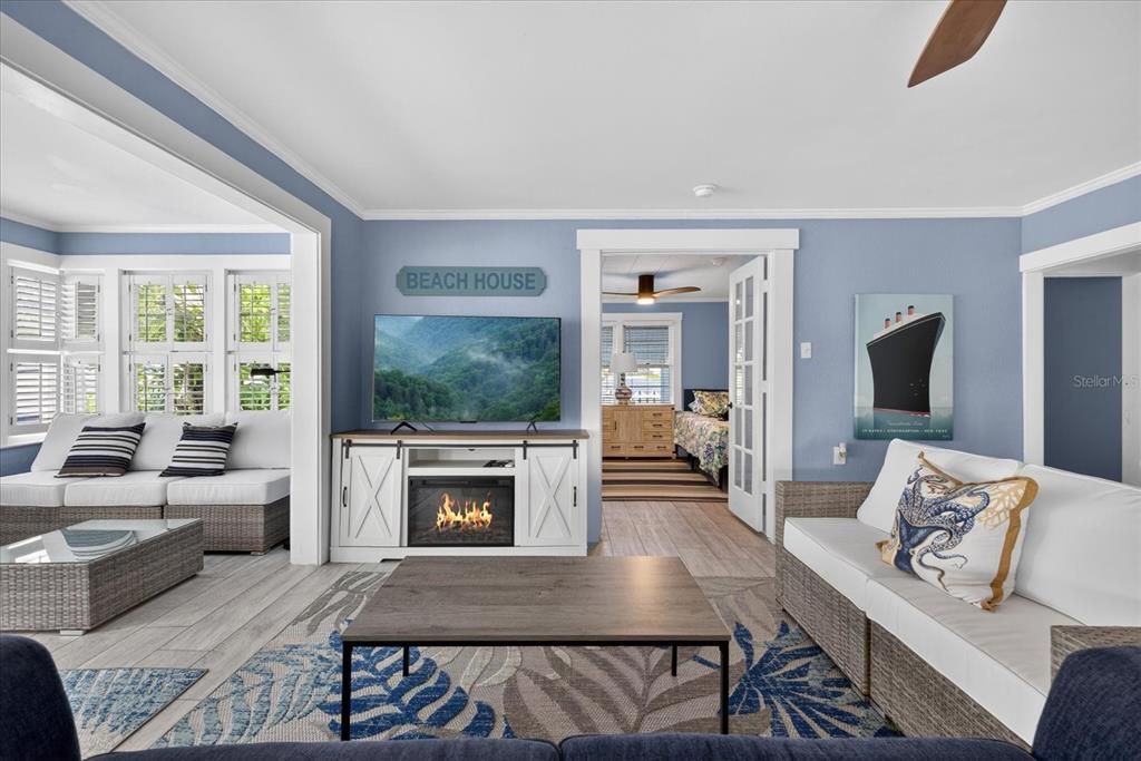 For Sale: $550,000 (2 beds, 2 baths, 1156 Square Feet)