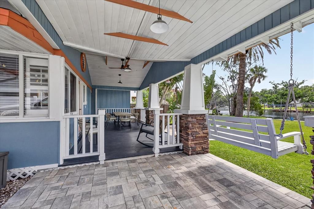 For Sale: $550,000 (2 beds, 2 baths, 1156 Square Feet)
