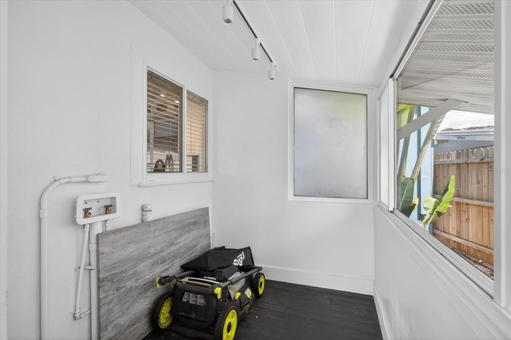 For Sale: $550,000 (2 beds, 2 baths, 1156 Square Feet)