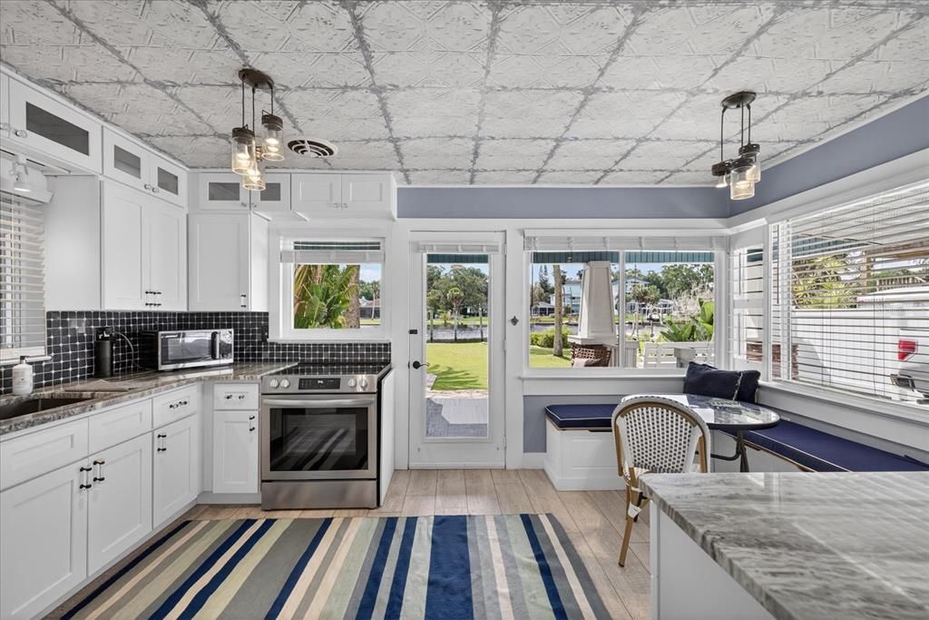 For Sale: $550,000 (2 beds, 2 baths, 1156 Square Feet)